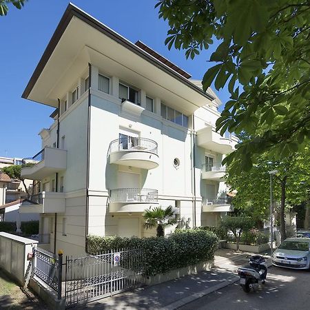 Residence Hamilton Riccione Buitenkant foto