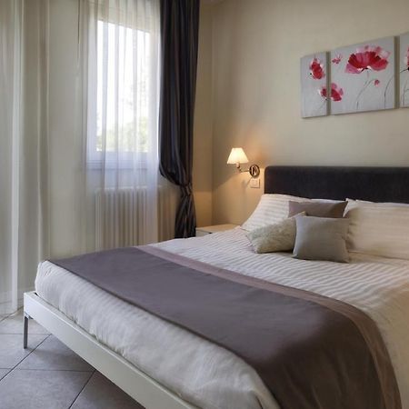 Residence Hamilton Riccione Buitenkant foto