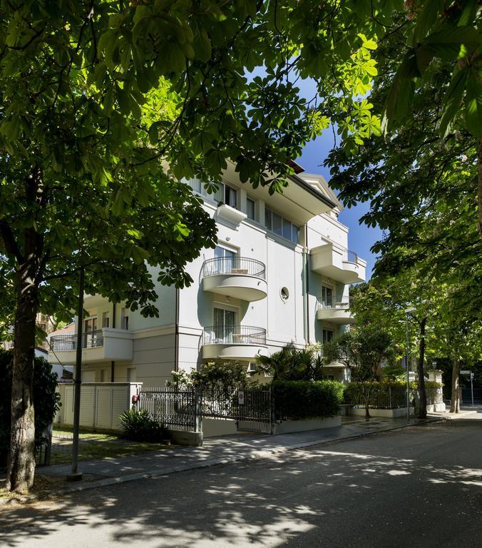 Residence Hamilton Riccione Buitenkant foto