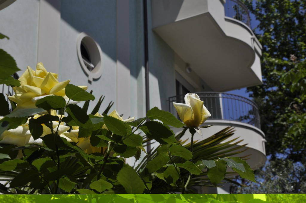 Residence Hamilton Riccione Buitenkant foto