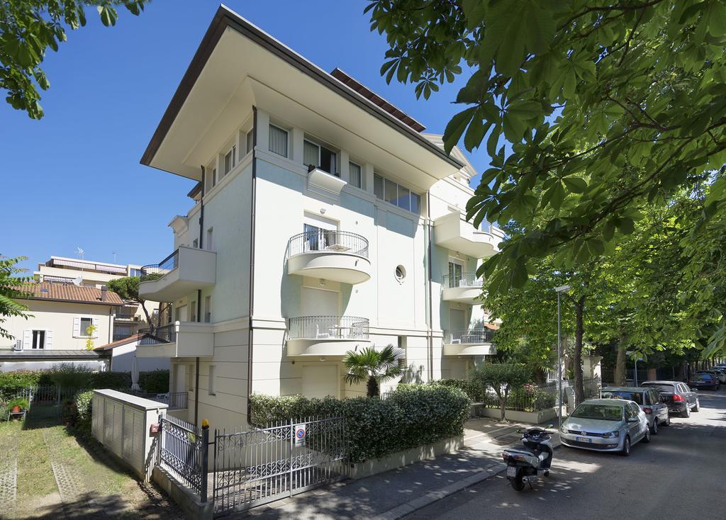 Residence Hamilton Riccione Buitenkant foto