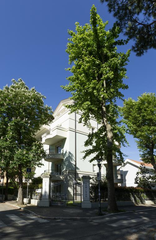 Residence Hamilton Riccione Buitenkant foto