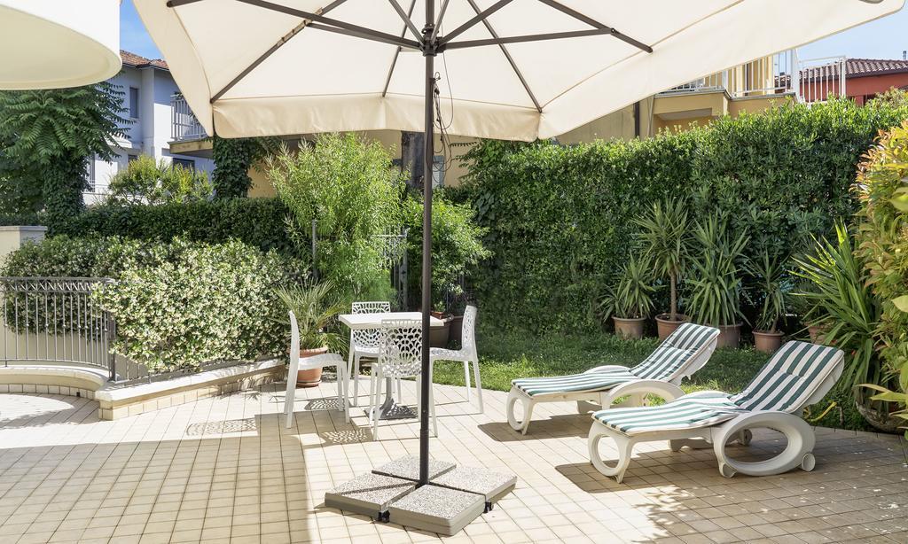 Residence Hamilton Riccione Buitenkant foto