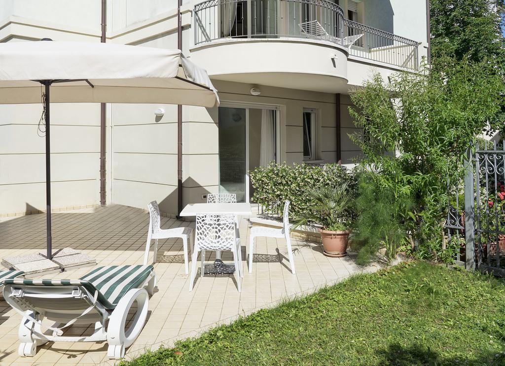 Residence Hamilton Riccione Buitenkant foto