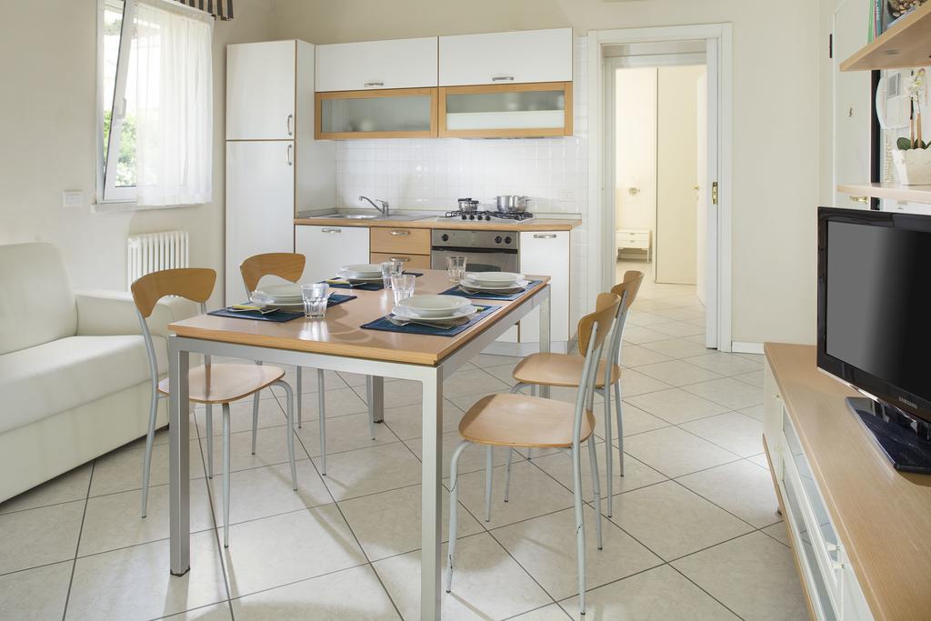 Residence Hamilton Riccione Buitenkant foto